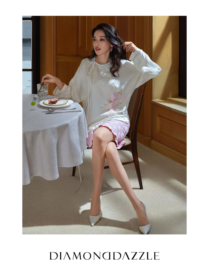 地素時尚集團發布全新春季廣告大片 感觸春之韻律，浸潤靈動之美